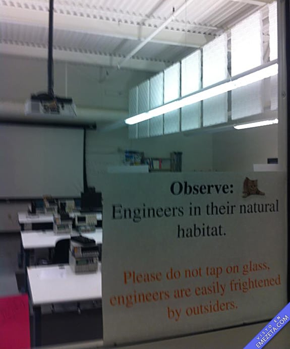 Carteles desconcertantes: Ingenieros habitat natural