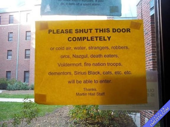 Carteles desconcertantes: Por favor, cierre la puerta (Harry Potter)