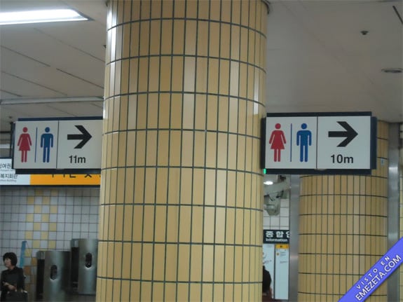 Carteles desconcertantes: Servicios a 11min 10min