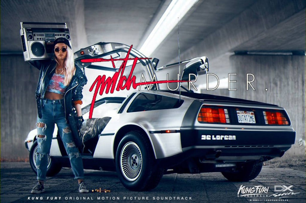 Portada de Mitch Murder, con un DeLorean (Regreso al futuro)