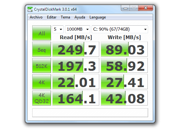 Crystal Disk Mark: Un programa para conocer la velocidad de lectura y escritura de nuestro disco.