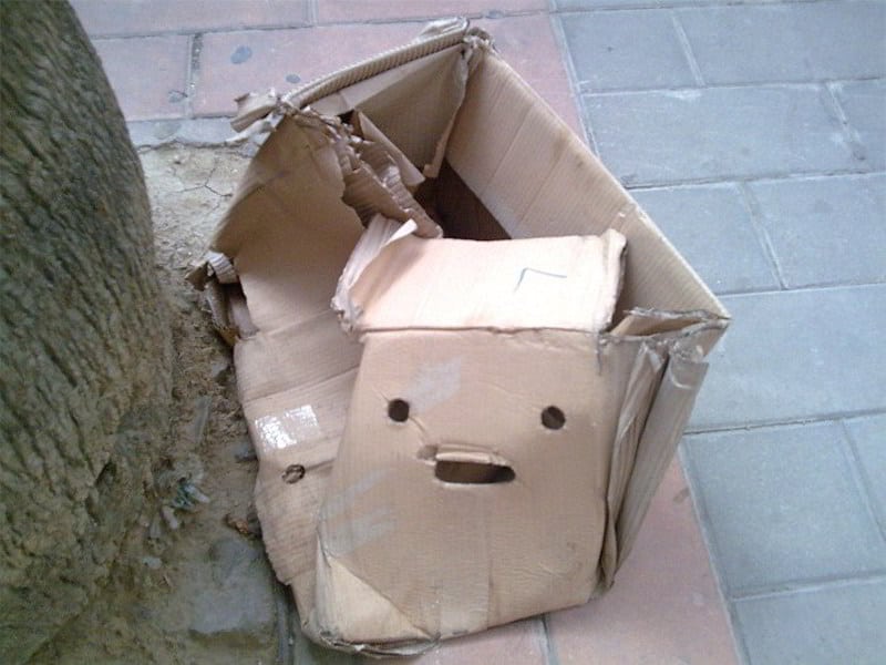 Pareidolia: Caja triste