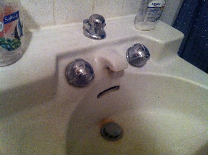 Pareidolia: Lavamanos