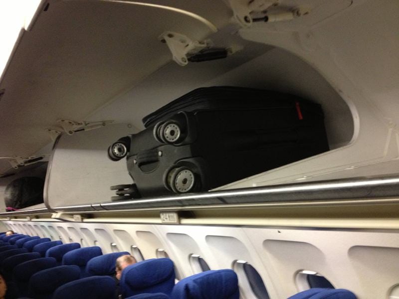 Pareidolia: Maleta avion miraba fijamente