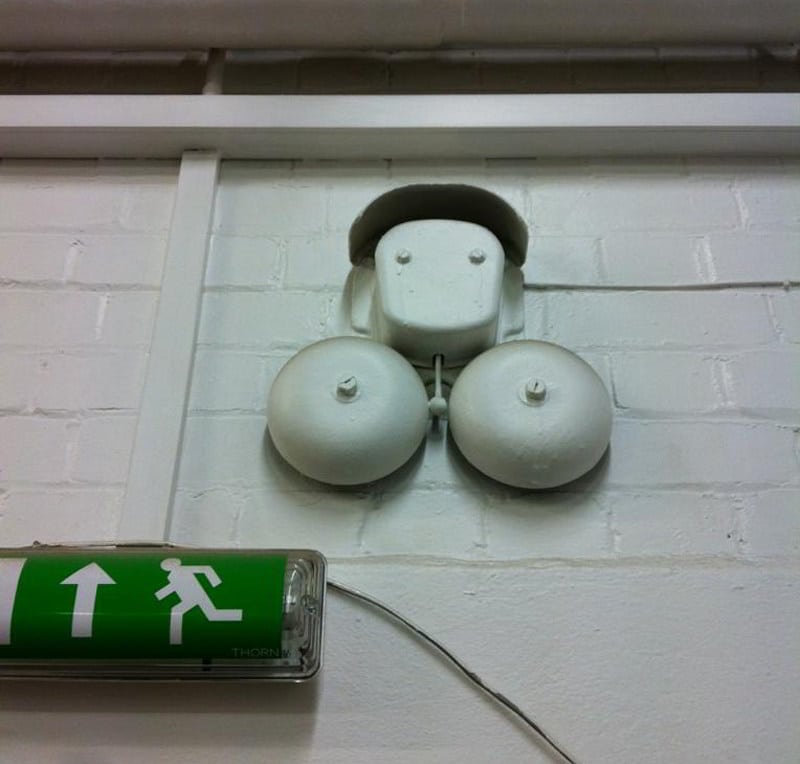 Pareidolia: Mama robot