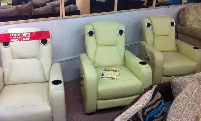Pareidolia: Sillones y kamikaze
