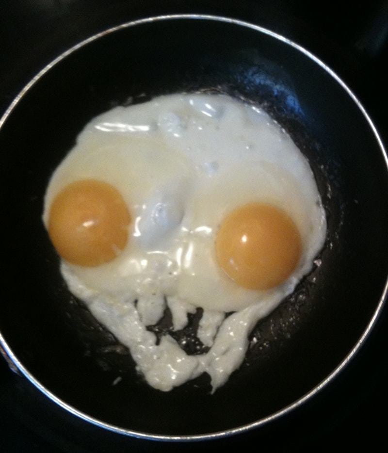 Pareidolia: Skull egg