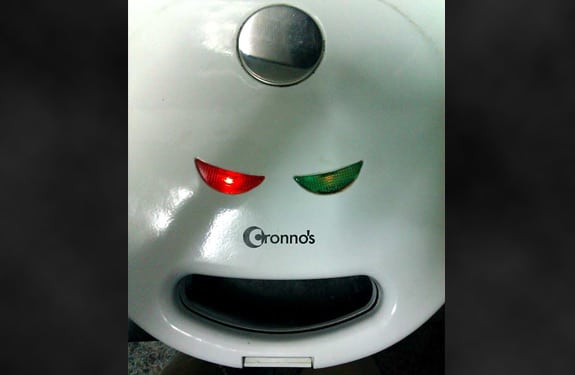 Pareidolia (rostros o figuras en imágenes): Angry Sandwichera