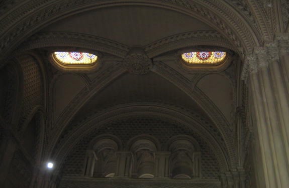 Pareidolia (rostros o figuras en imágenes): Evil Church