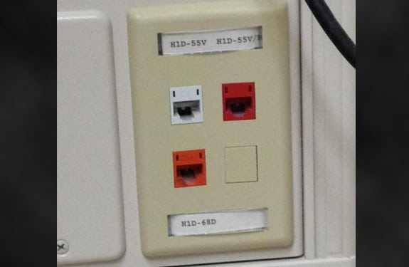 Pareidolia (rostros o figuras en imágenes): Happy RJ45