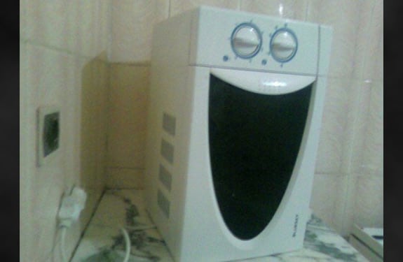 Pareidolia (rostros o figuras en imágenes): Microondas feliz
