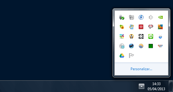 Bandeja de sistema de Windows repleta de programas residentes en memoria